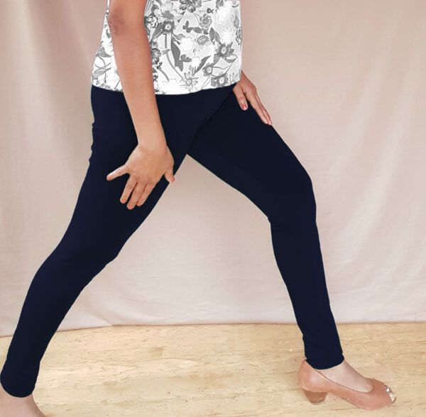 fitness leggings navy with flowery side view 5 cropped