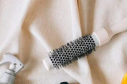 Do hair ties damage hair? 4 reasons why 2 do hair ties damage hair,plastic hair tie are hair ties bad for your hair? fabric scrunchies from isifiso