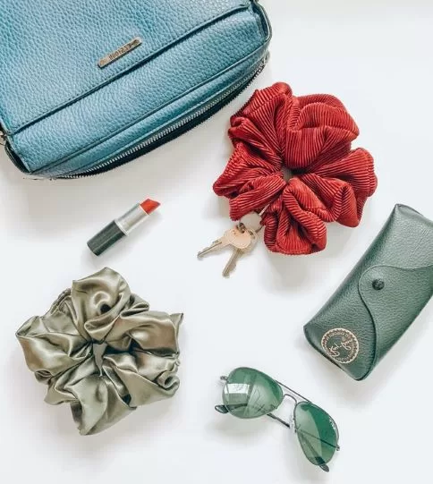 Do hair ties damage hair? 4 reasons why 9 do hair ties damage hair,plastic hair tie are hair bobbles good for your hair
